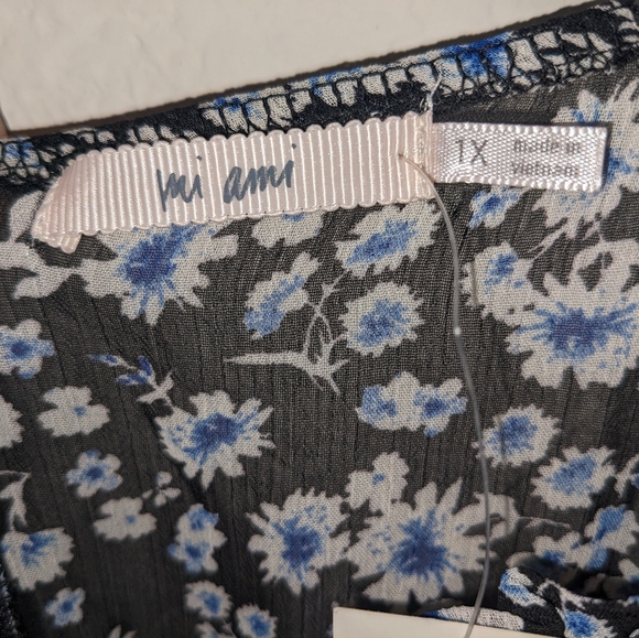 Blue floral long sleeve dress from Francesca's - Picture 4 of 5